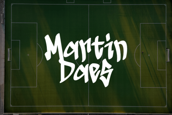 Martin Daes: A Display Font Built for Campaigns That Pop
